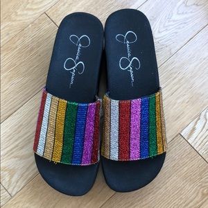 Jessica Simpson FAILLE rainbow platform slides 5